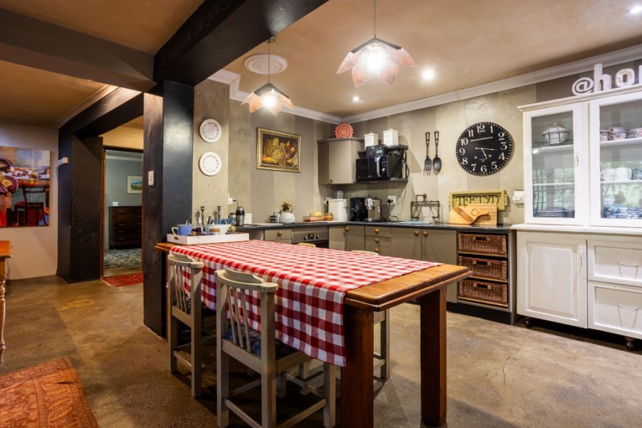 6 Bedroom Property for Sale in Wellington North Western Cape